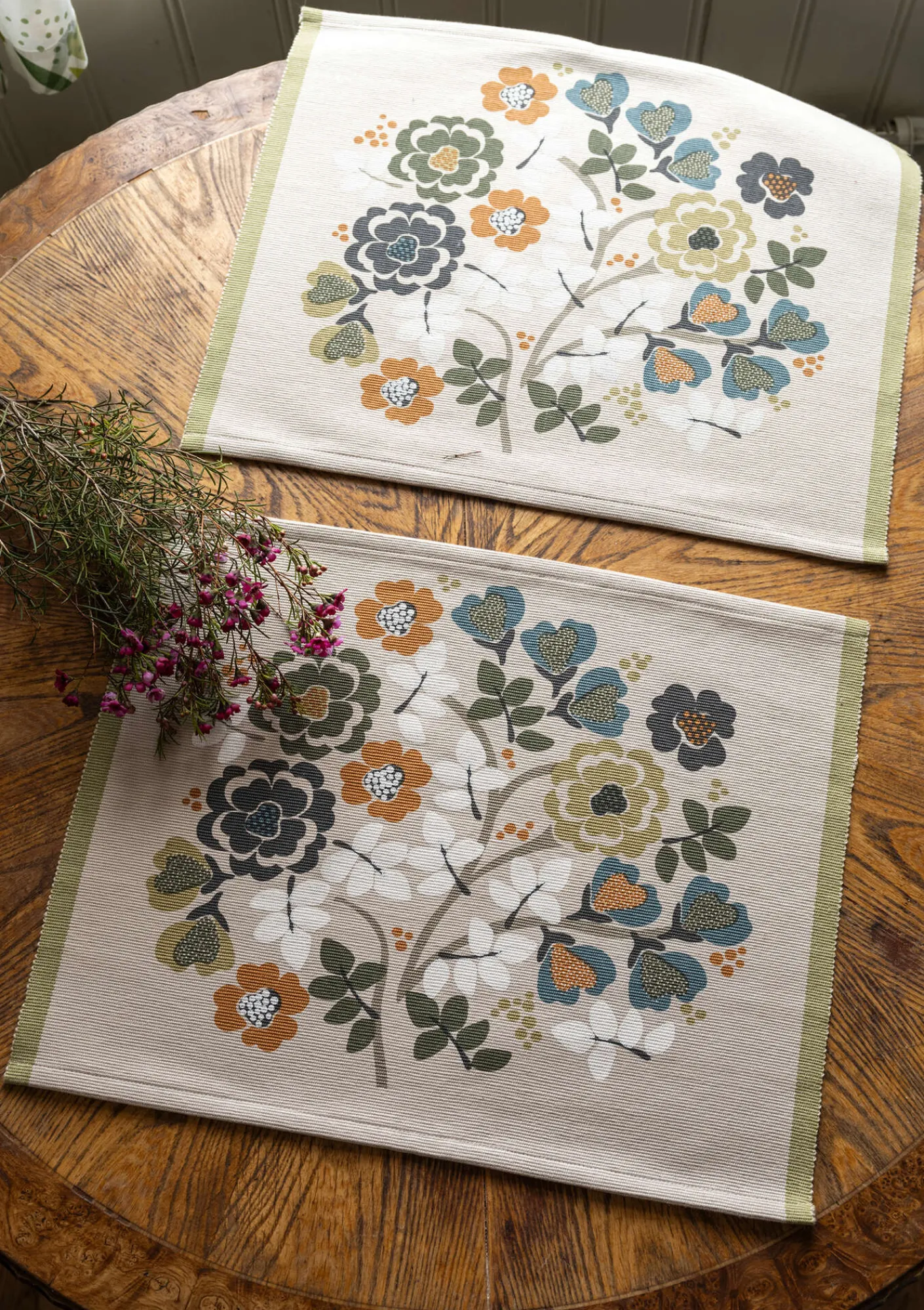 Bordstablett "Wild rose" i ekologisk bomull-Gudrun Sjödén New