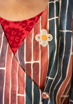 Brosch "Flower" i-Gudrun Sjödén