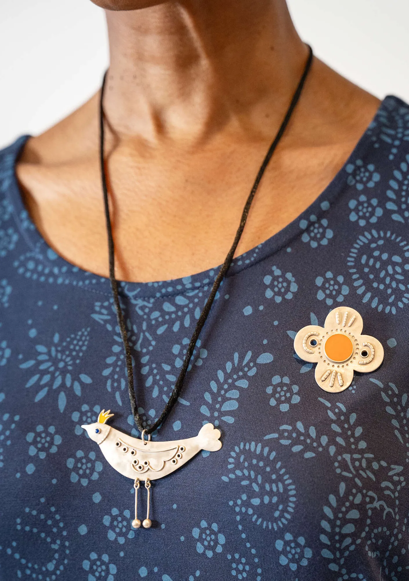 Brosch "Flower" i-Gudrun Sjödén