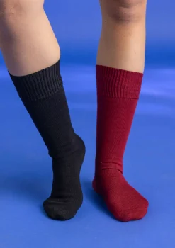 Enfärgad knästrumpa i ekologisk bomull-Gudrun Sjödén Outlet