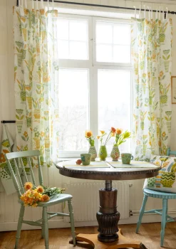 Kort gardin "Flower pots" i ekologisk bomull-Gudrun Sjödén Online