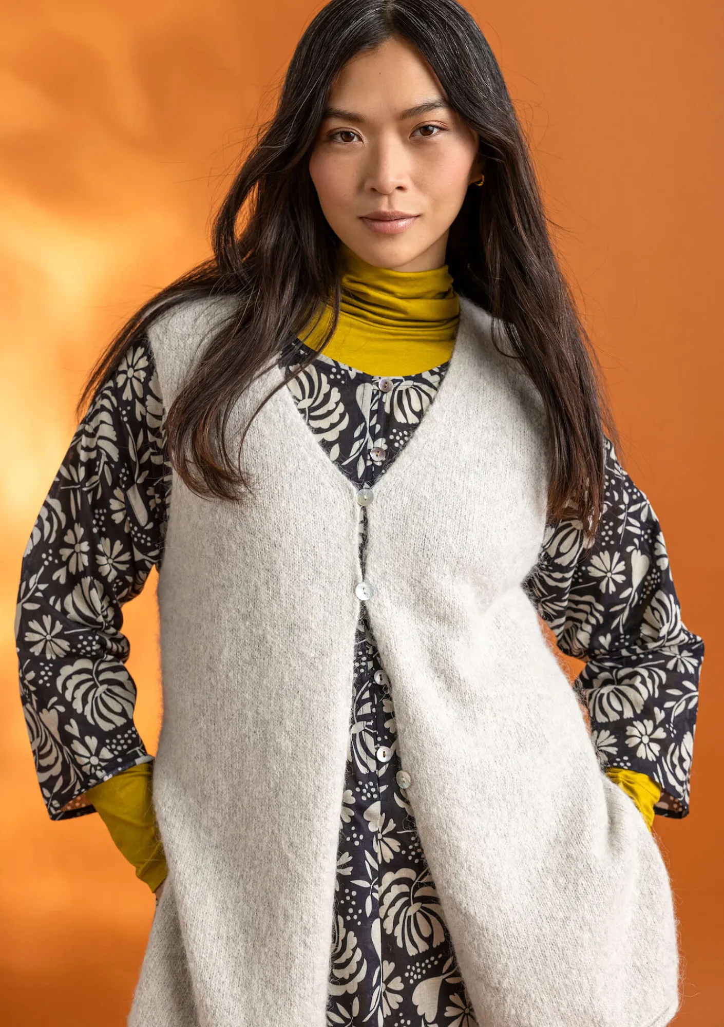 Stickad väst i alpackamix-Gudrun Sjödén New