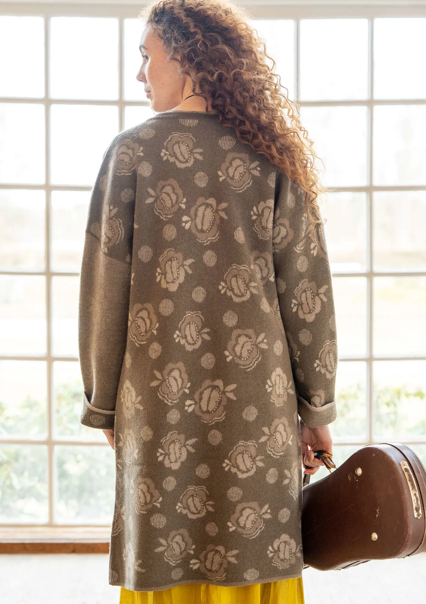 Vändbar stickad kappa "Aria" i filtad ull-Gudrun Sjödén